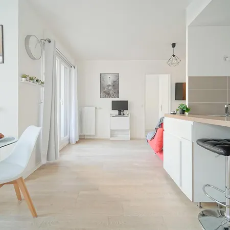 公寓 Parking, Balcon, Vue Jardin A 5 Minutes Du Metro *